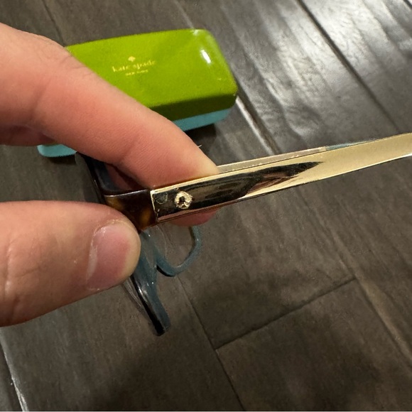 Kate Spade Brown Sunglasses with Green Case - Picture 2 of 11